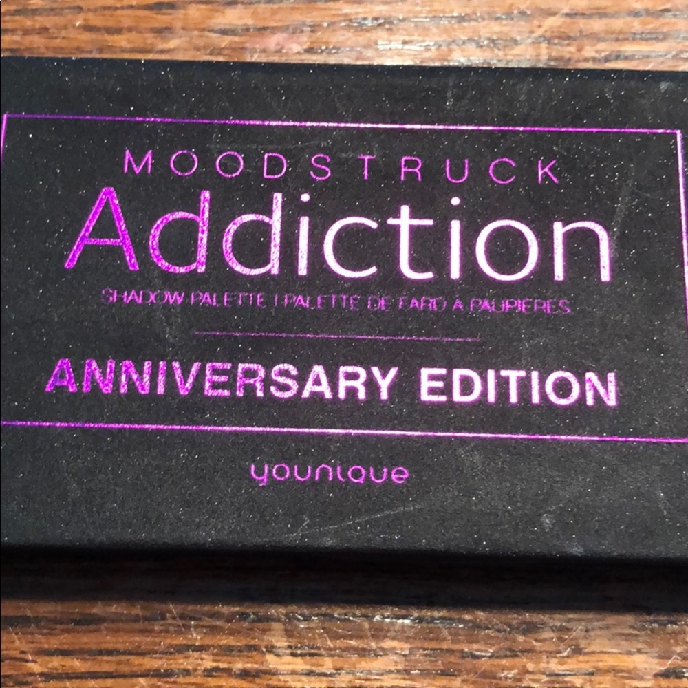 5th Anniversary Younique Palette